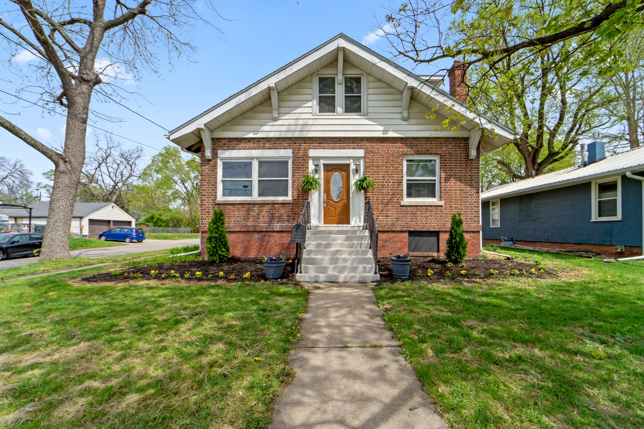 1735 E 22nd Street Property Photo