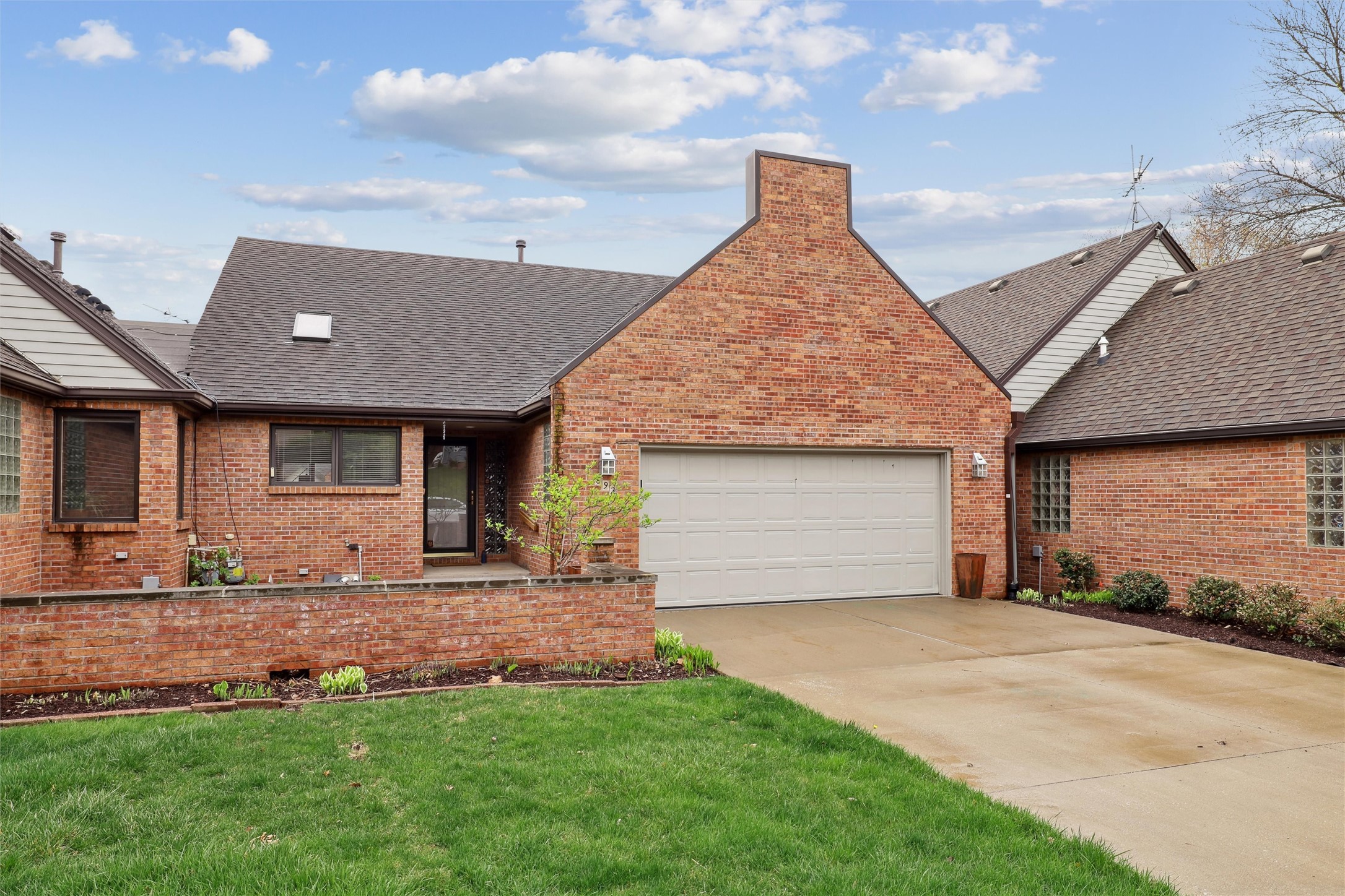 692 58th Place 14 Property Photo