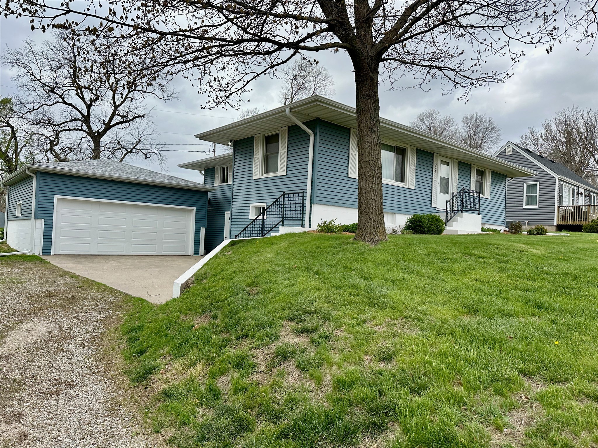 Newton Real Estate Listings Main Image