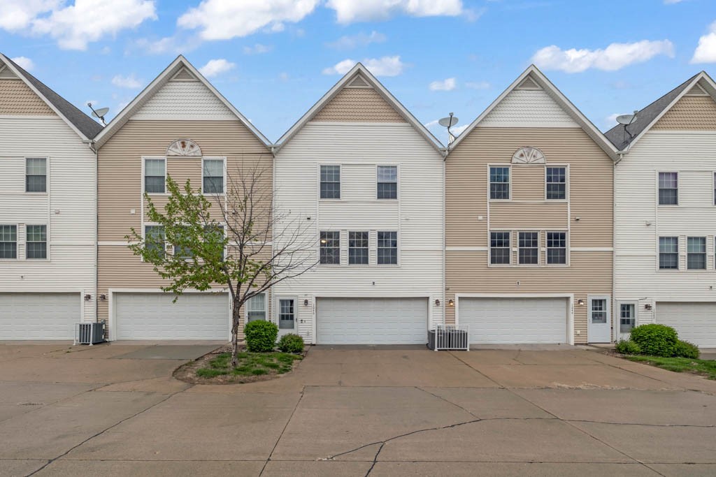 1046 10th Avenue Nw Property Photo 1