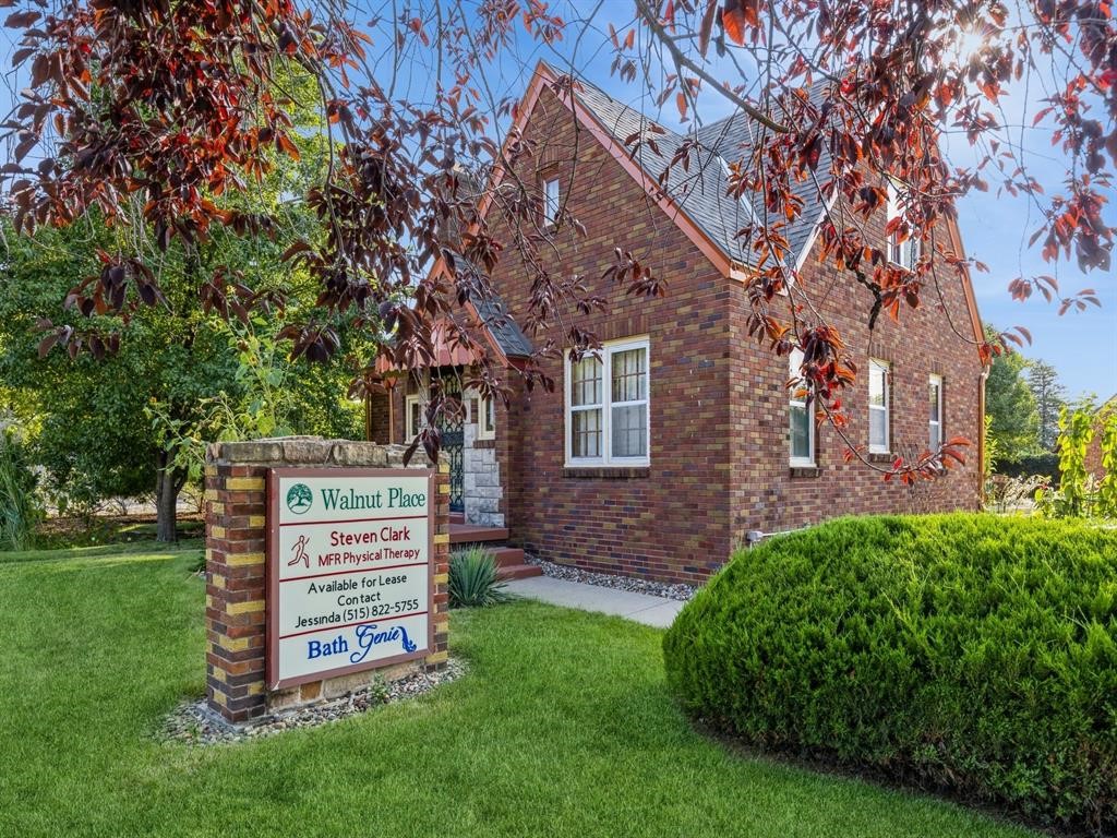 324 1st Street Property Photo 2