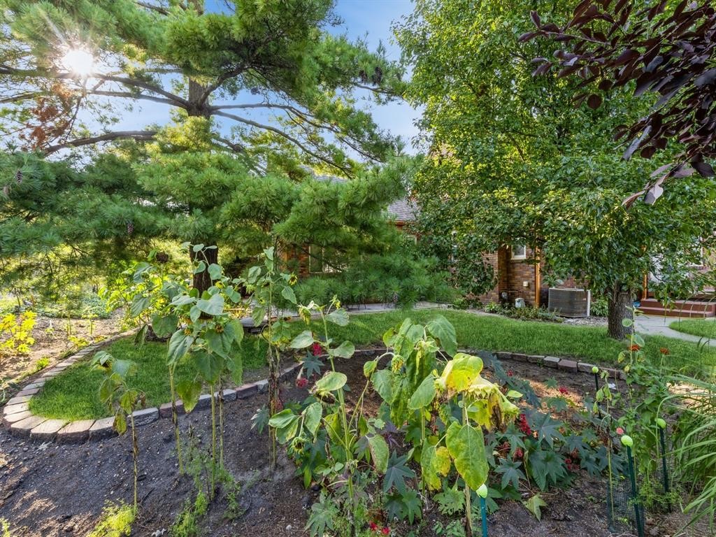324 1st Street Property Photo 4