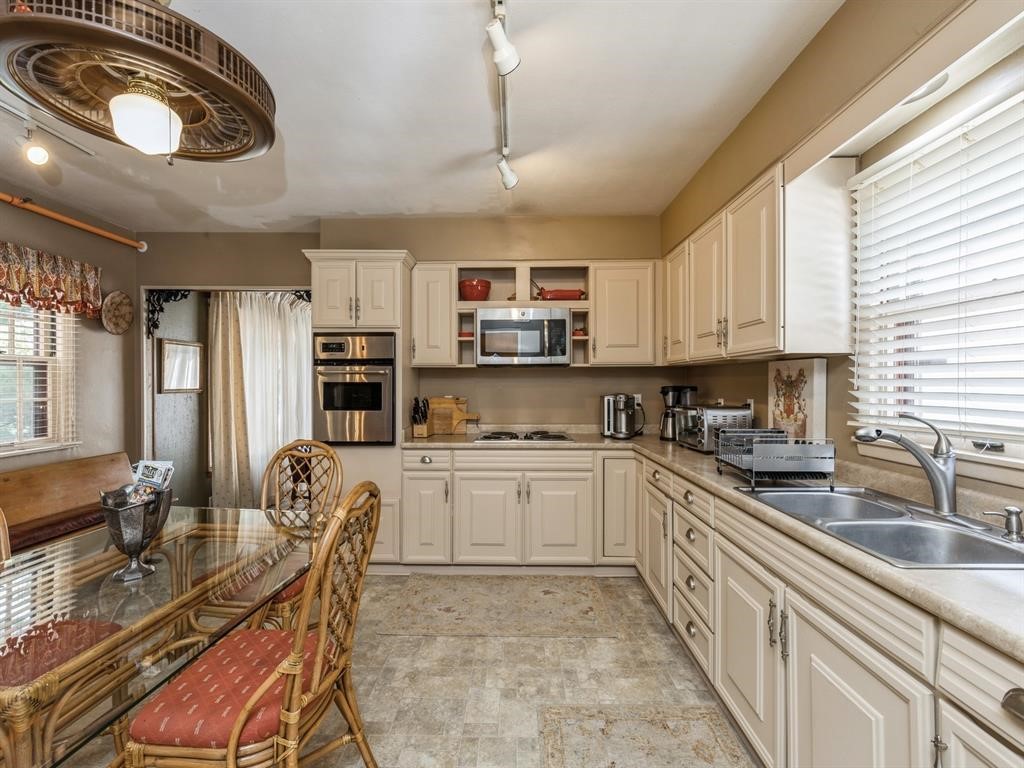 324 1st Street Property Photo 9
