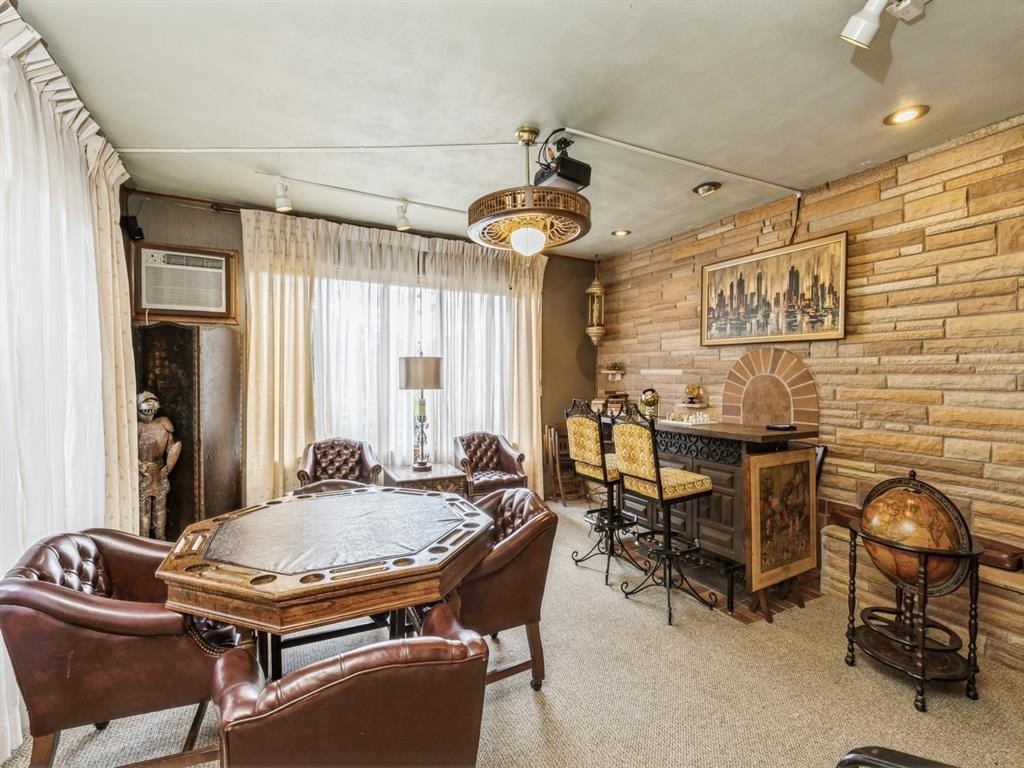 324 1st Street Property Photo 10