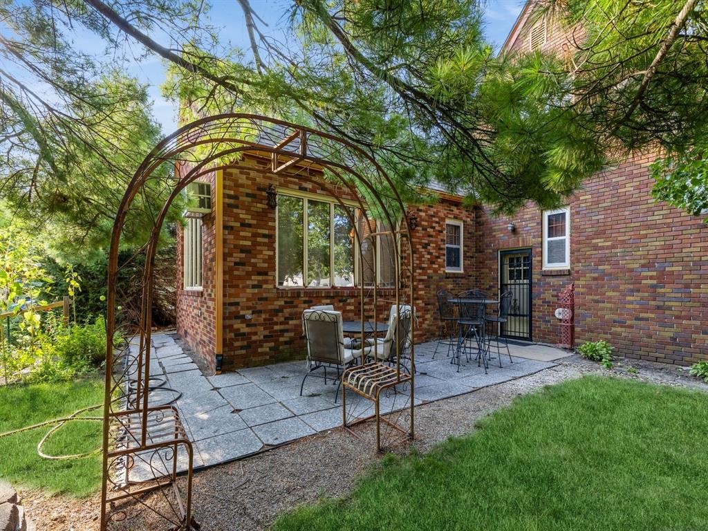 324 1st Street Property Photo 21