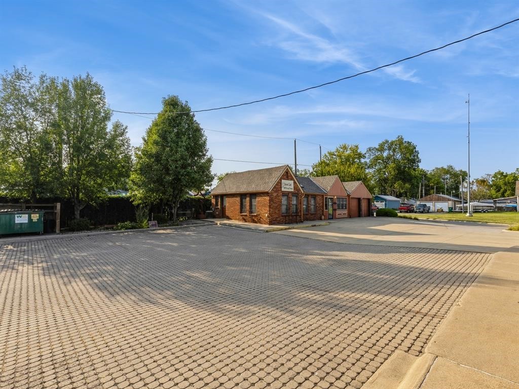324 1st Street Property Photo 23