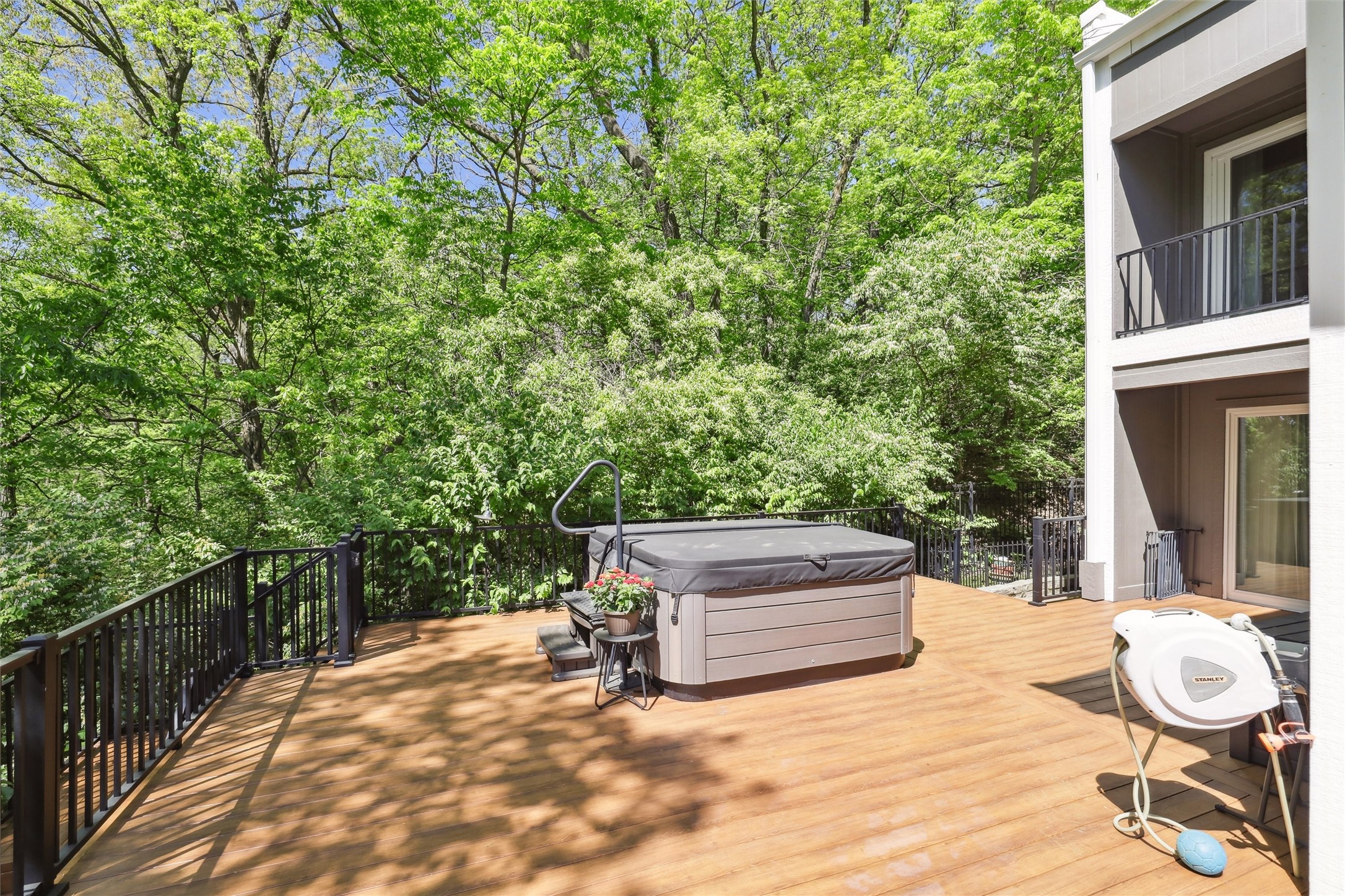 13282 Oak Brook Drive Property Photo 13