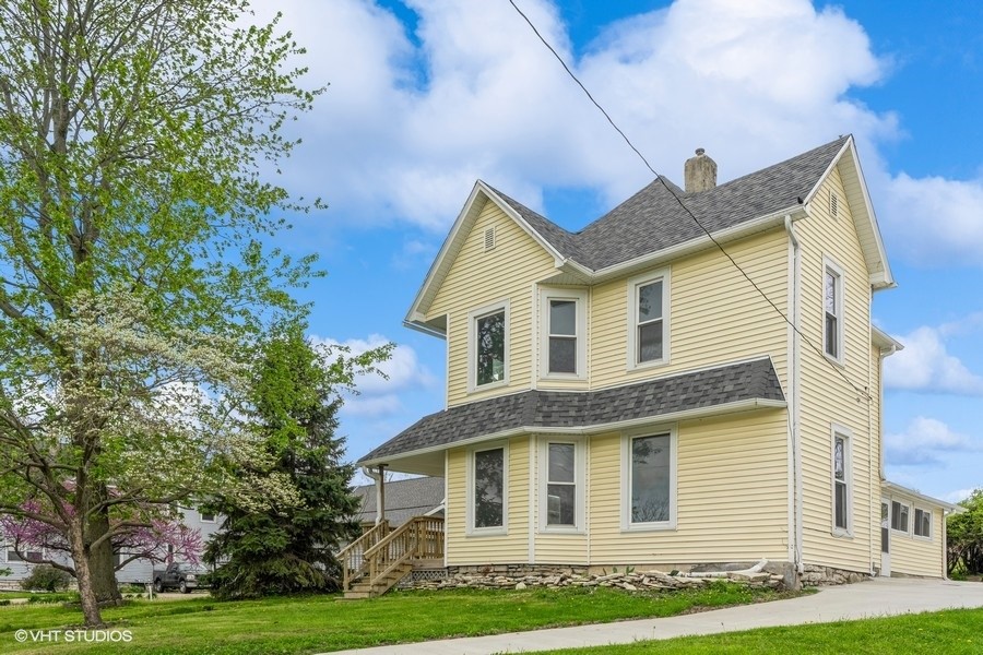 1201 N Court Street Property Photo 1