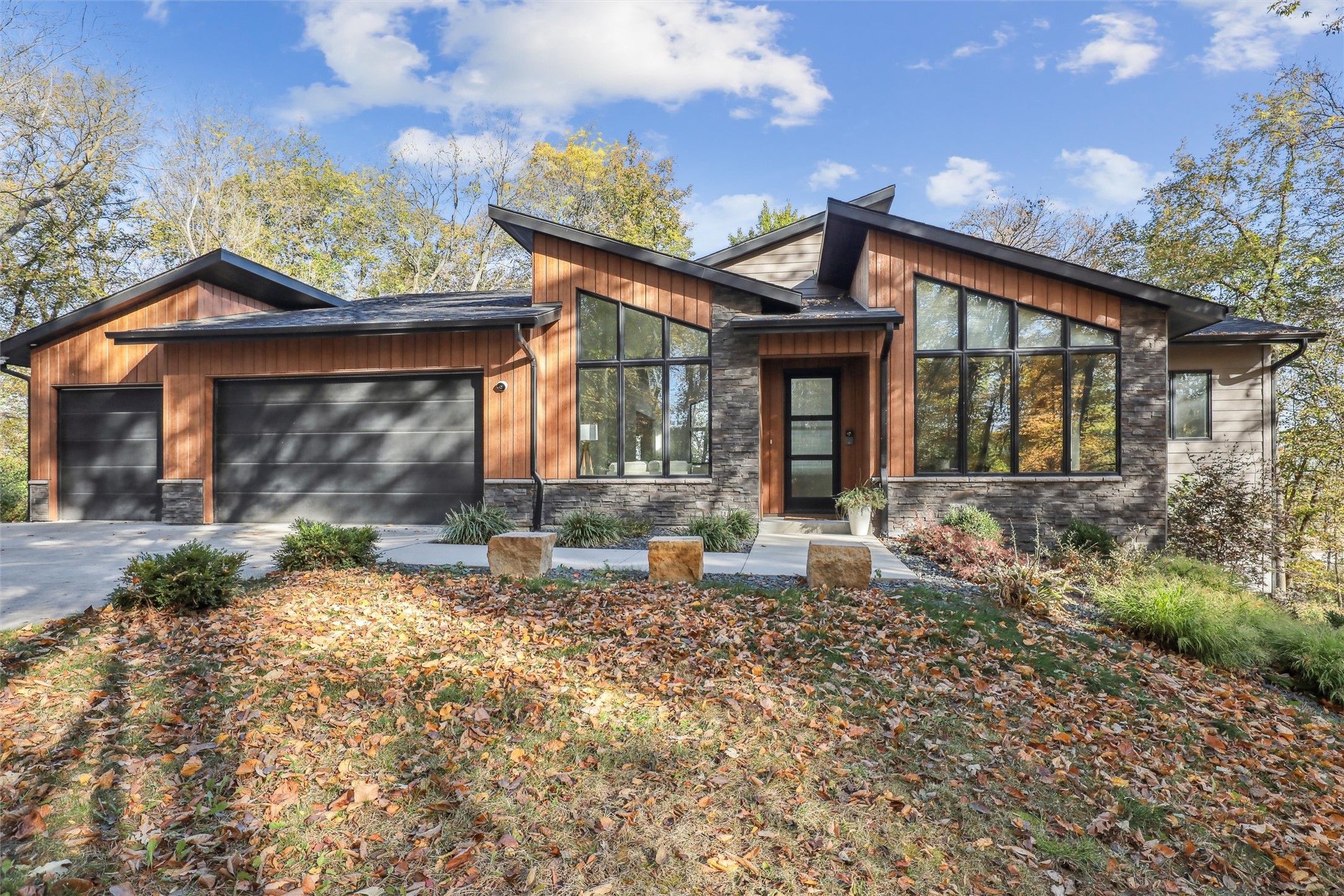 5705 SW Landview Drive Property Photo 1