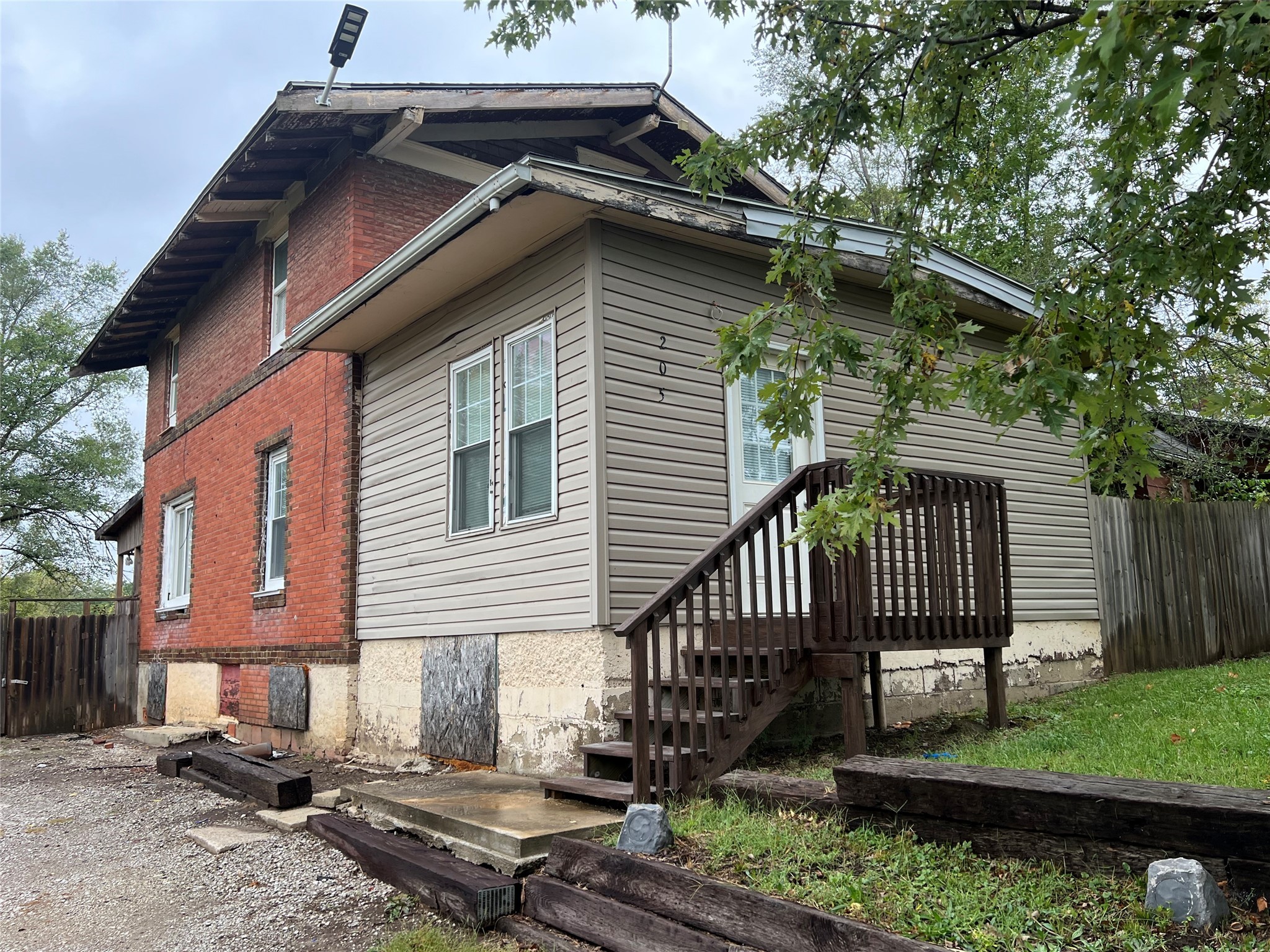 205 N 2nd Street Property Photo 1