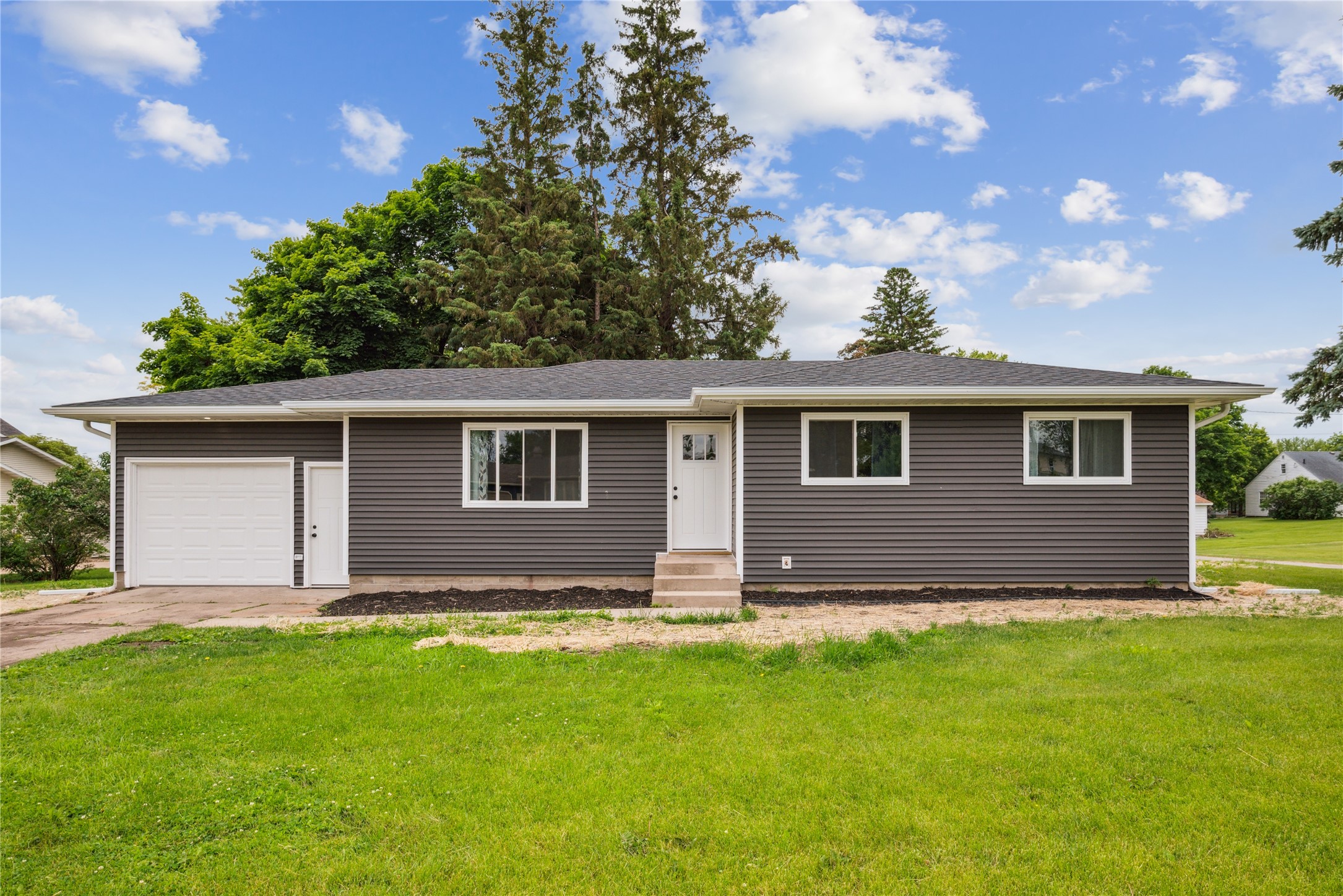 204 W Washington Street Property Photo 1