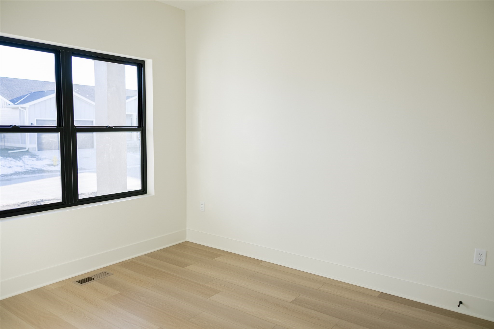 281 S Marigold Avenue Property Photo 14