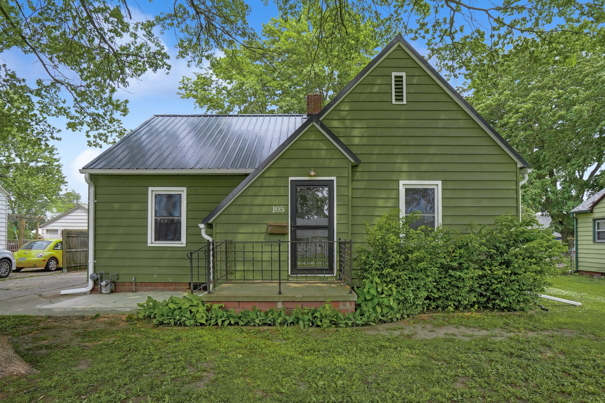 105 N Park Lane Drive Property Photo 1