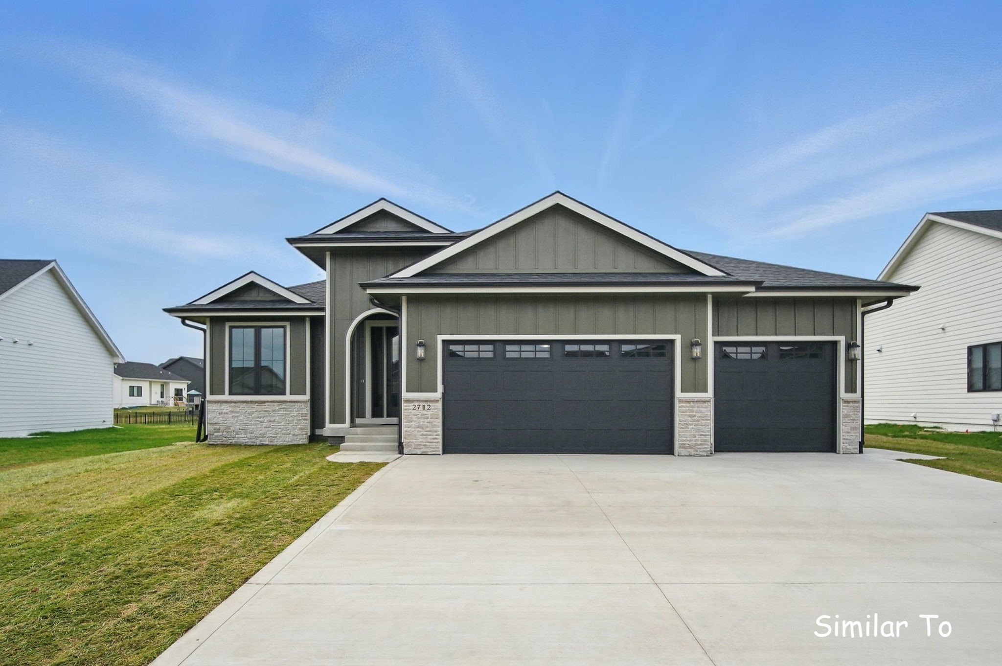 1801 Summit. Circle NE