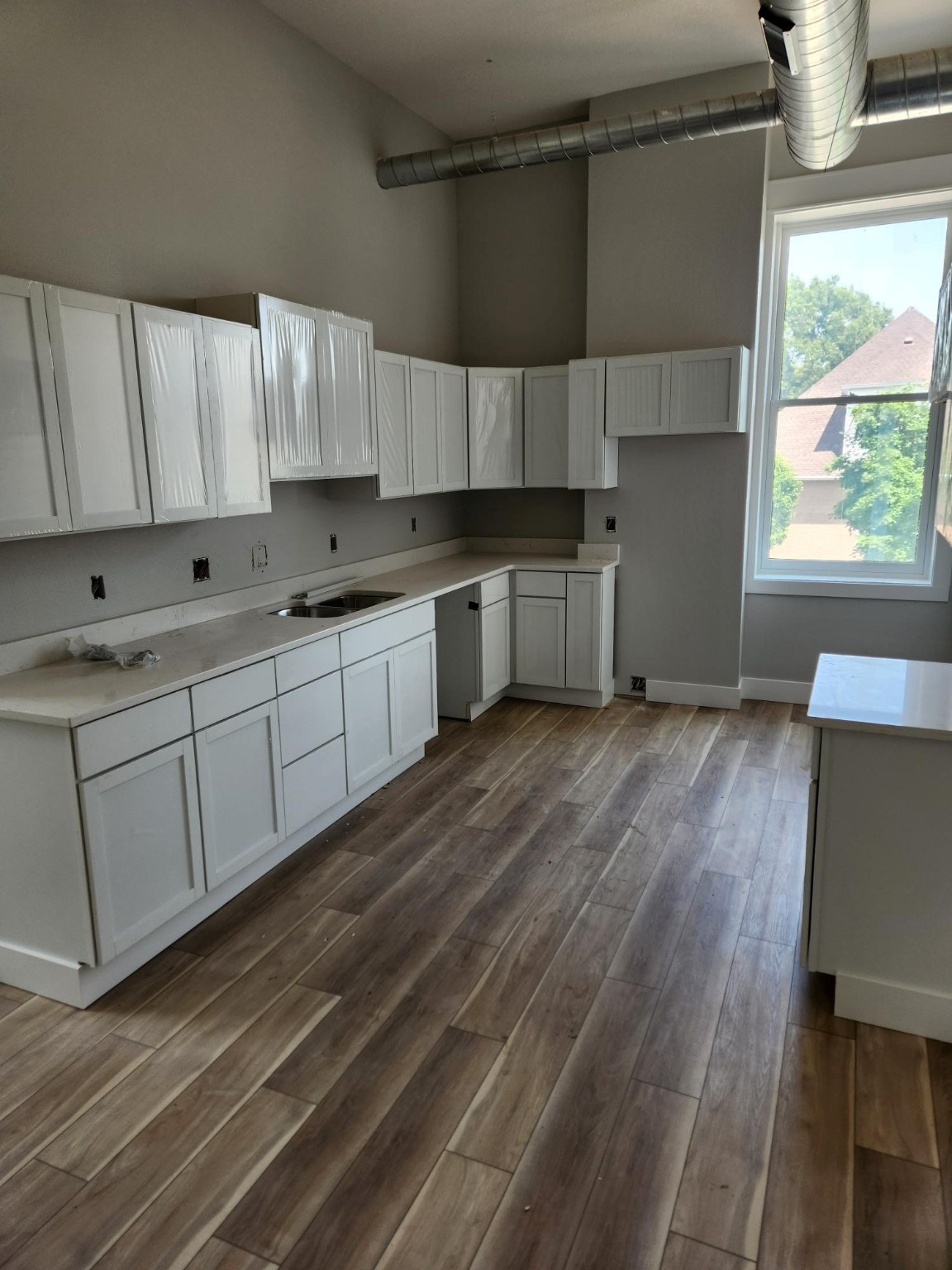 113 East Main Street Street 1 Property Photo 1