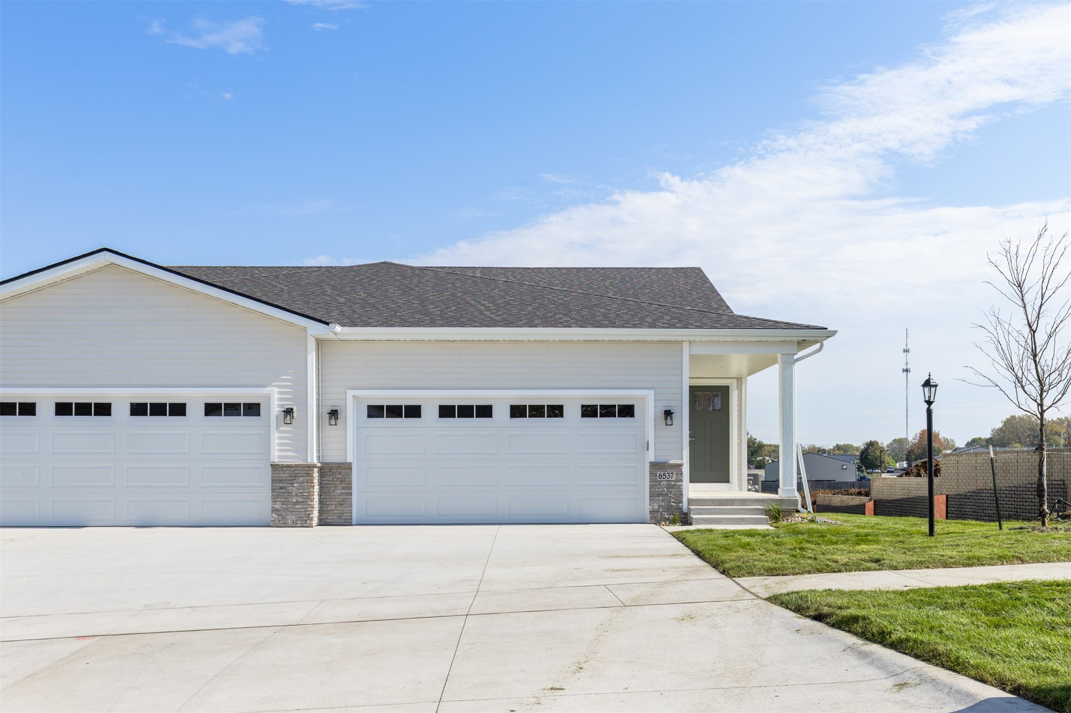 6537 Ne 11th Court Property Photo 1