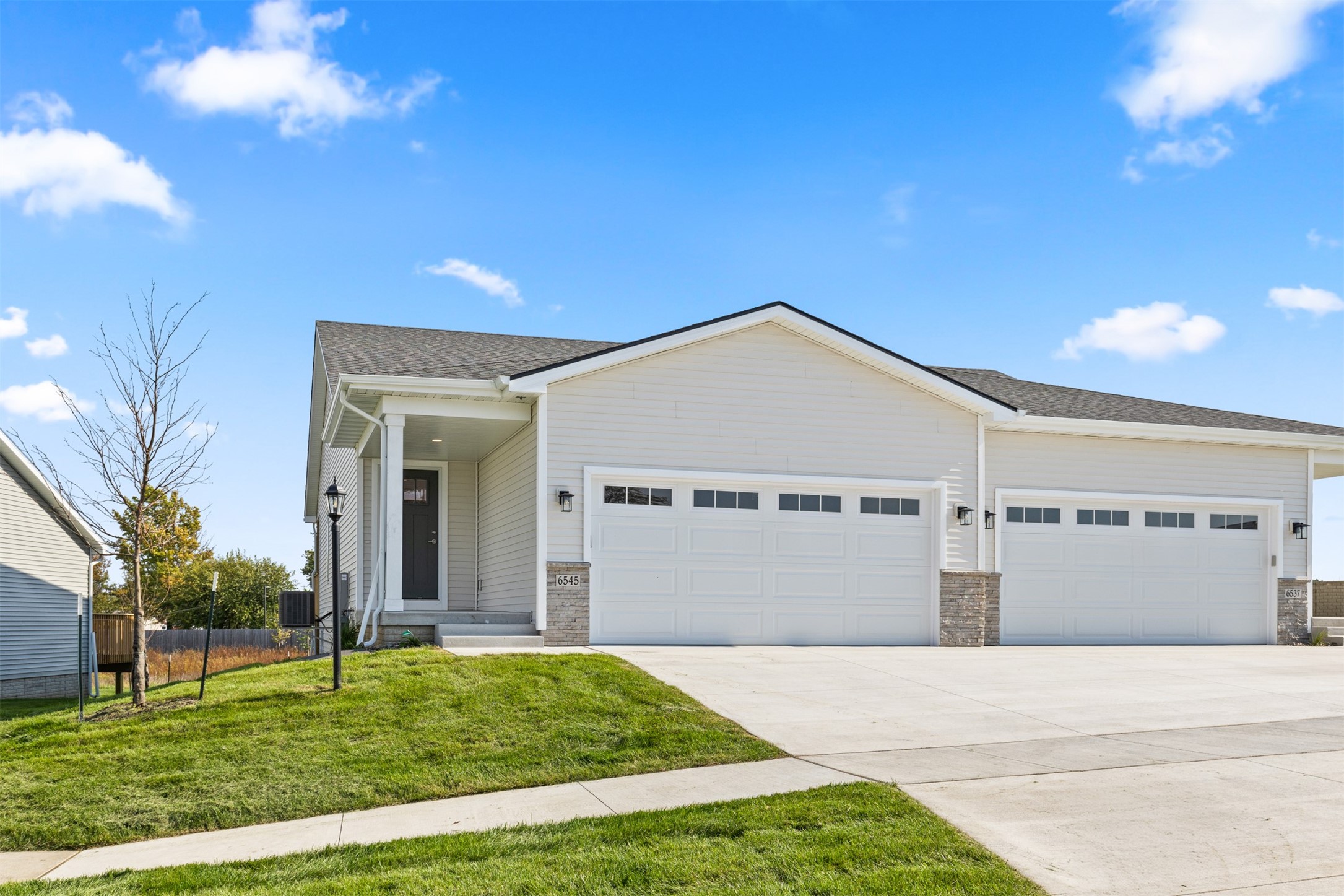 6545 Ne 11th Court Property Photo 1