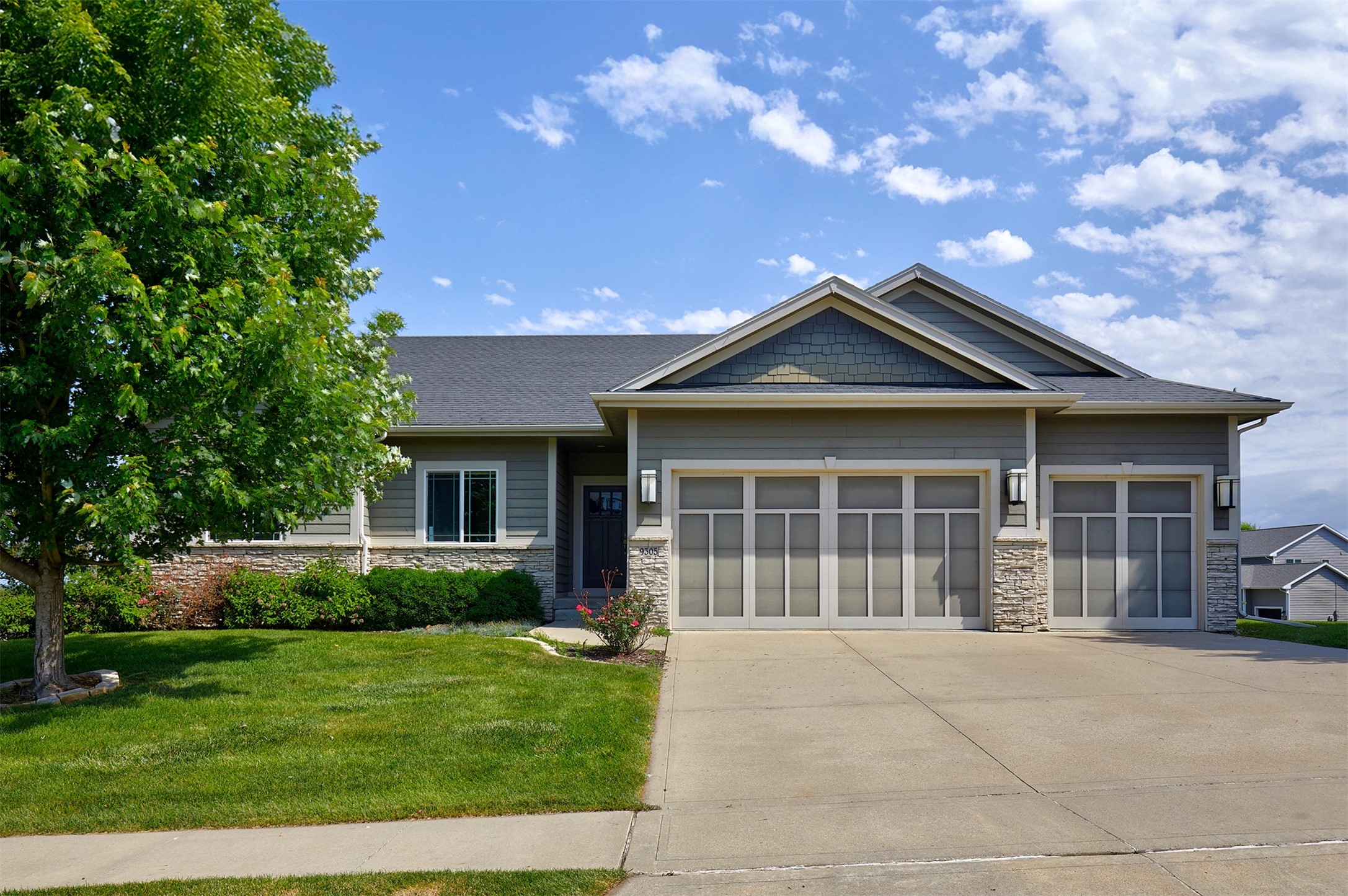9305 Sugar Creek Circle Property Photo 1
