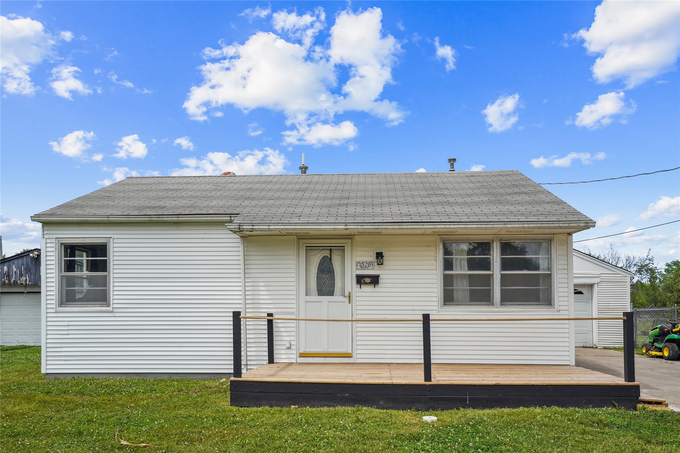 1529 Swanson Avenue Property Photo 1