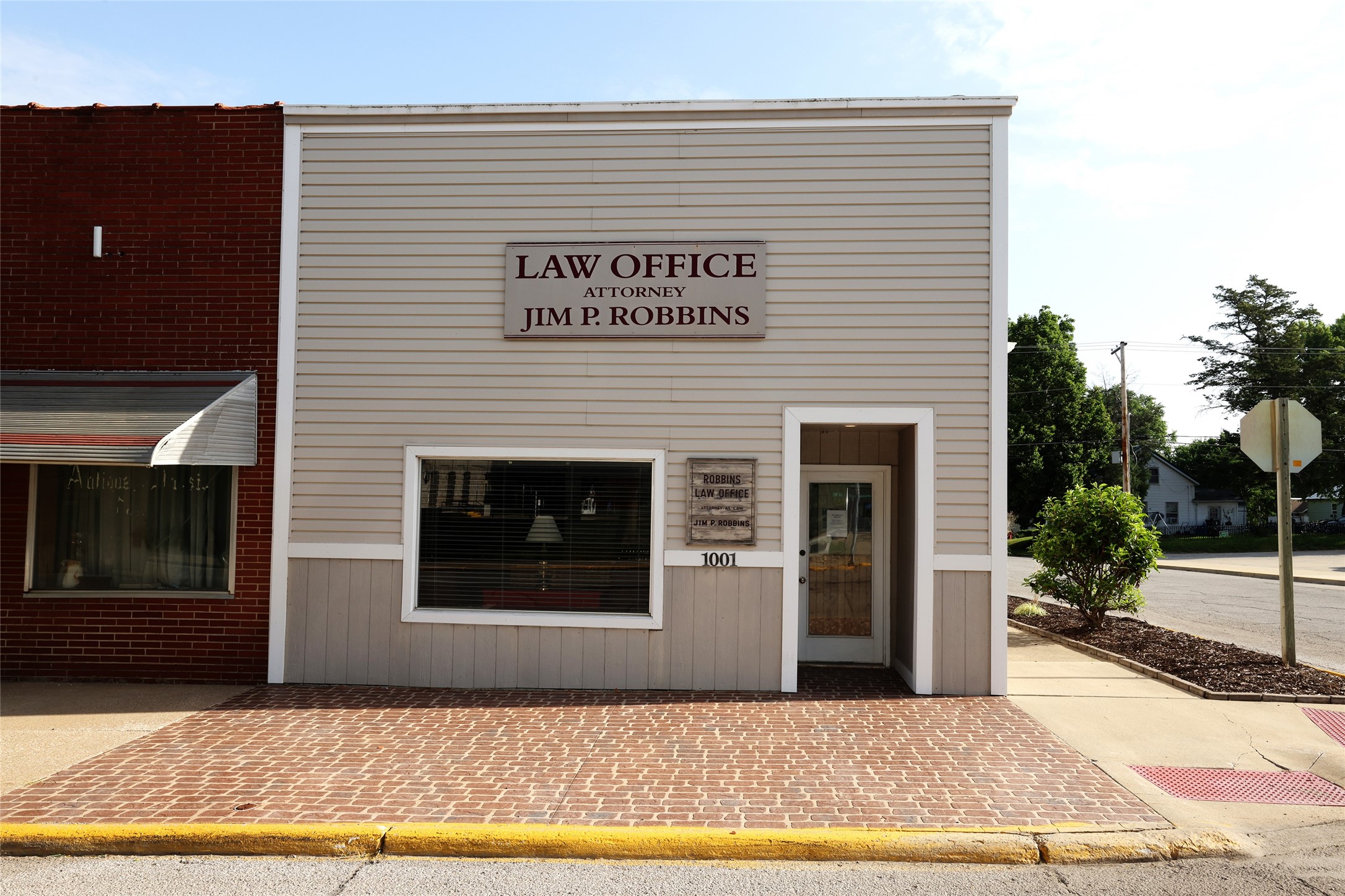 1001 W Mamie Eisenhower Avenue Property Photo 1