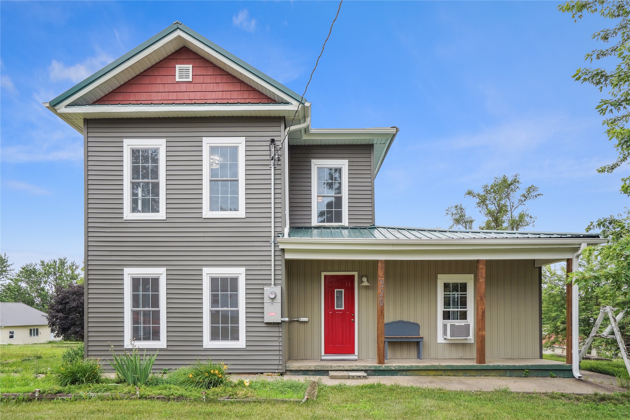 320 E Main Street Property Photo 1