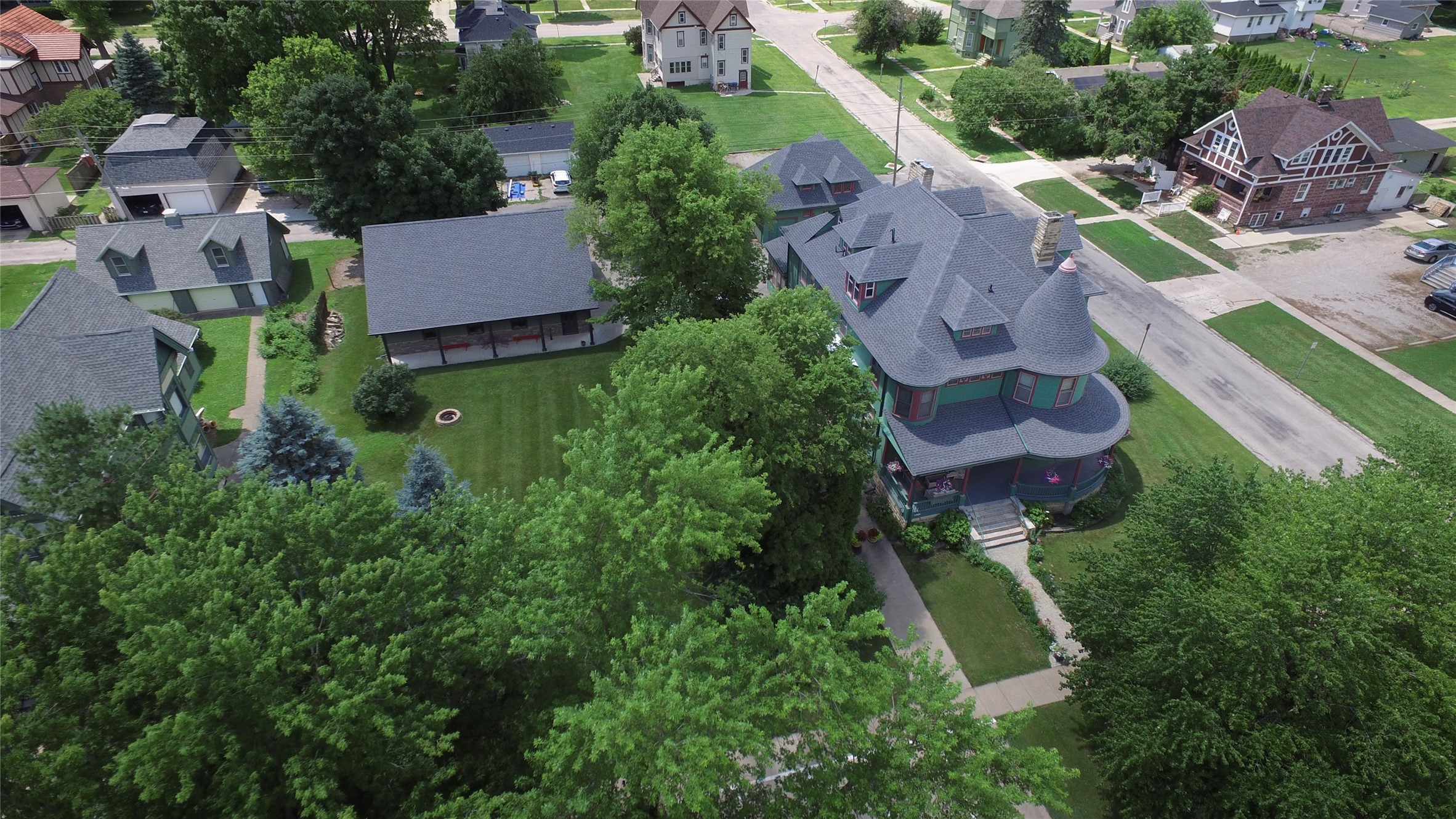 1127 Broad Street Property Photo 5