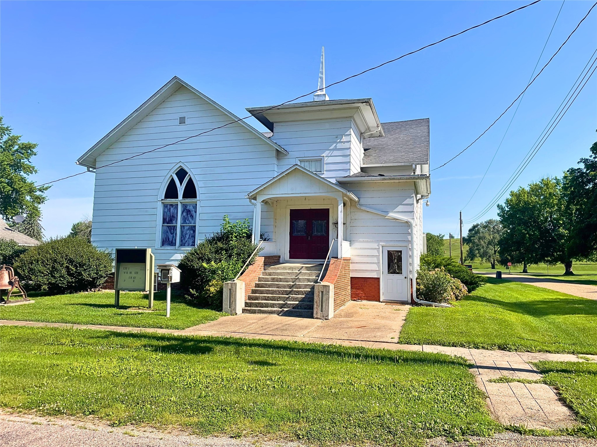 424 Newton Street Property Photo 1