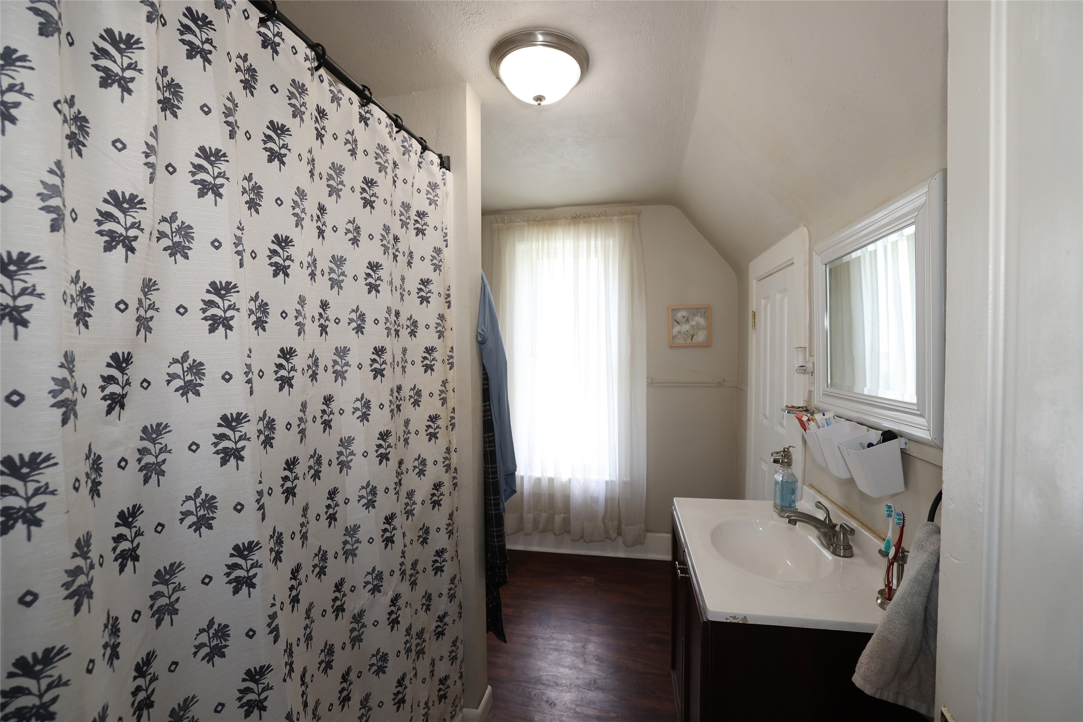 607 Clay Street Property Photo 16