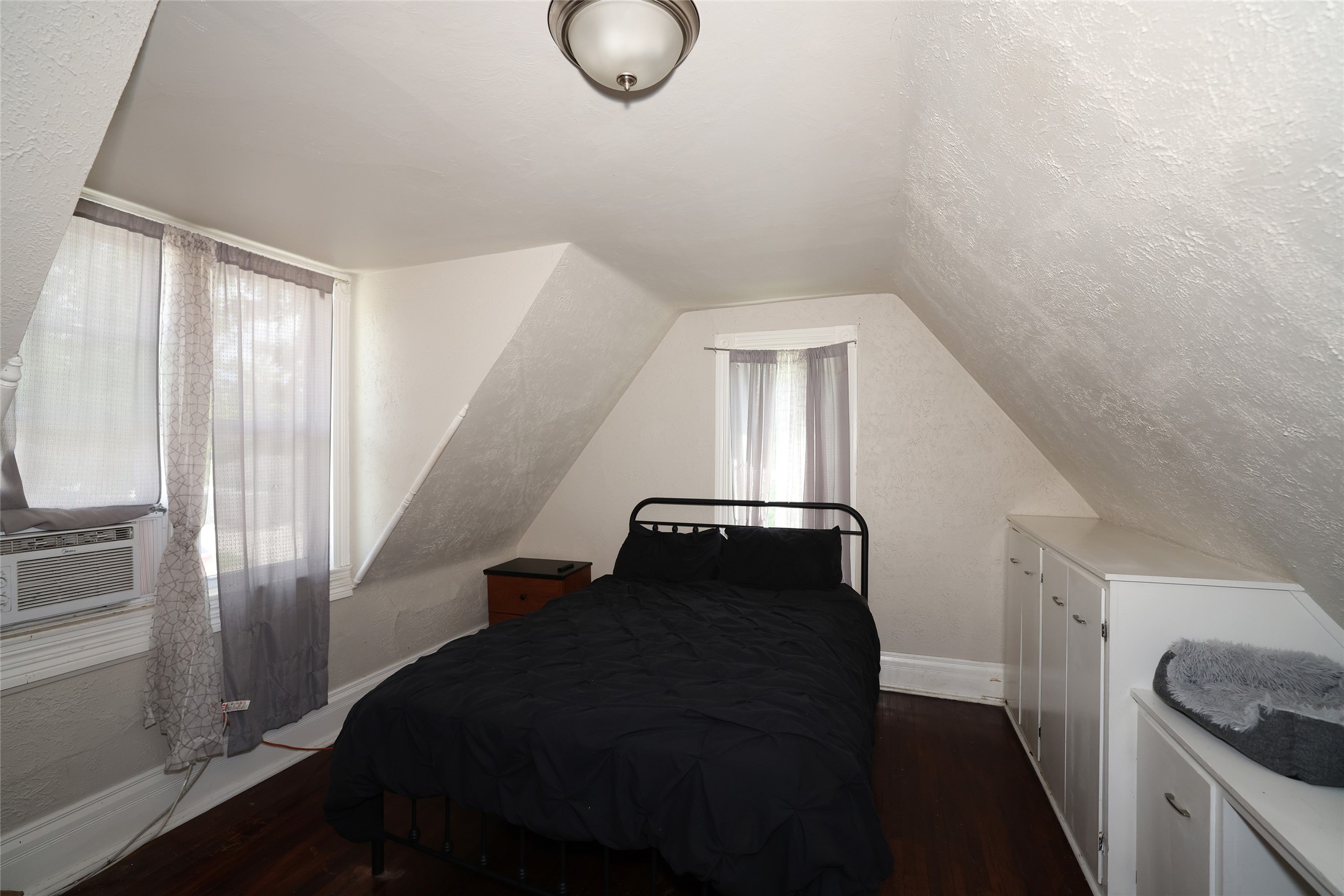 607 Clay Street Property Photo 17
