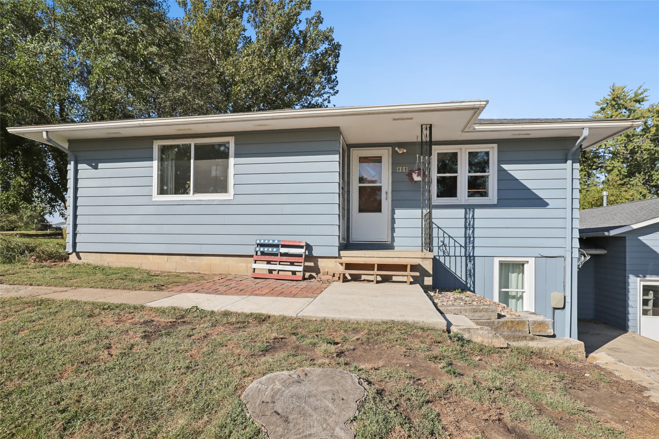 408 West Street Property Photo 1