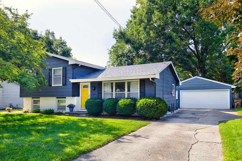 8826 Franklin Avenue Property Photo 1