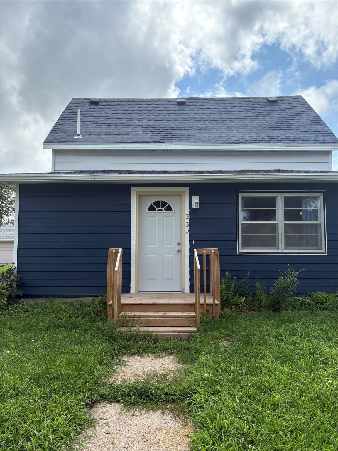 332 N Crawford Street Property Photo 1