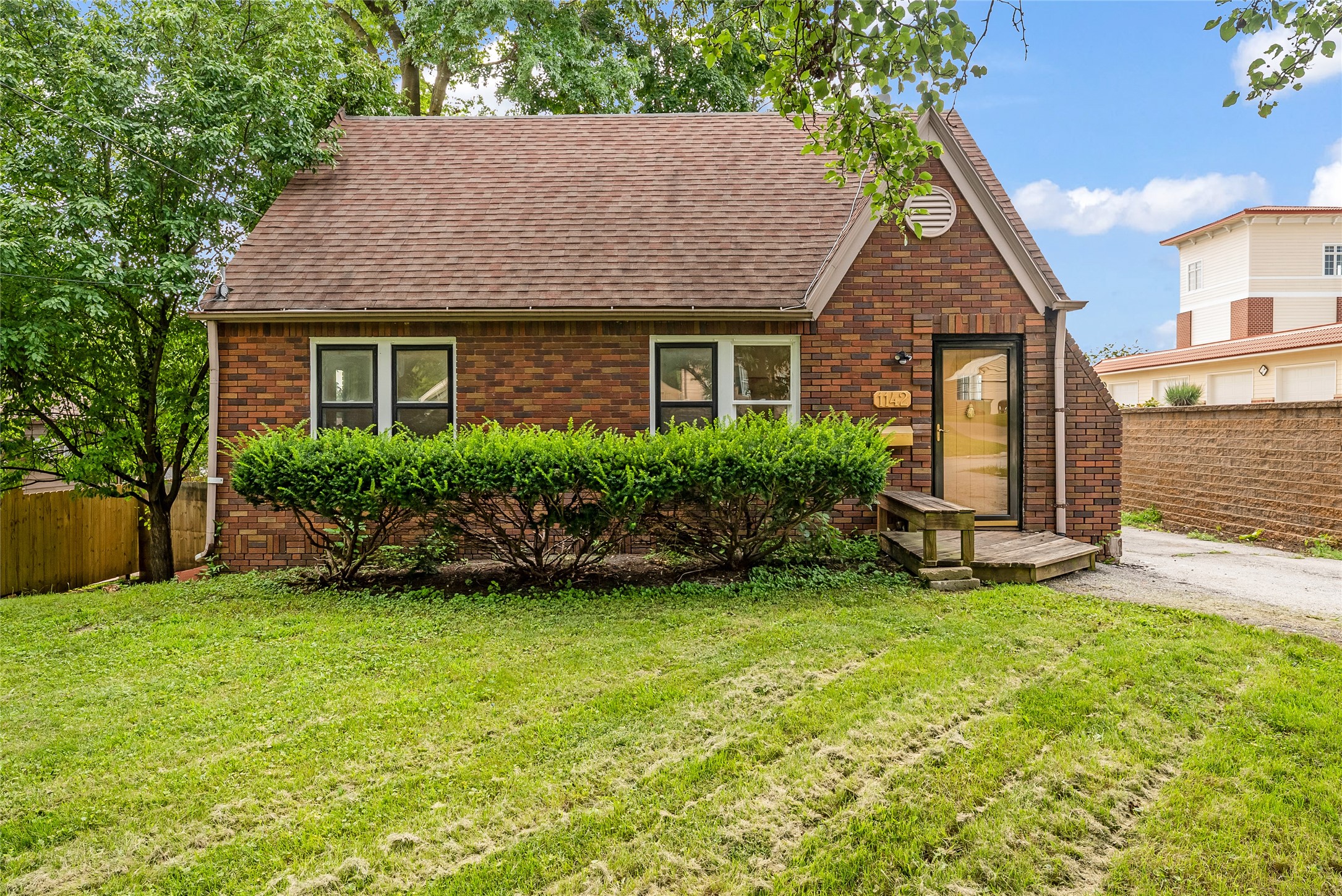 1142 65th Street Property Photo 1