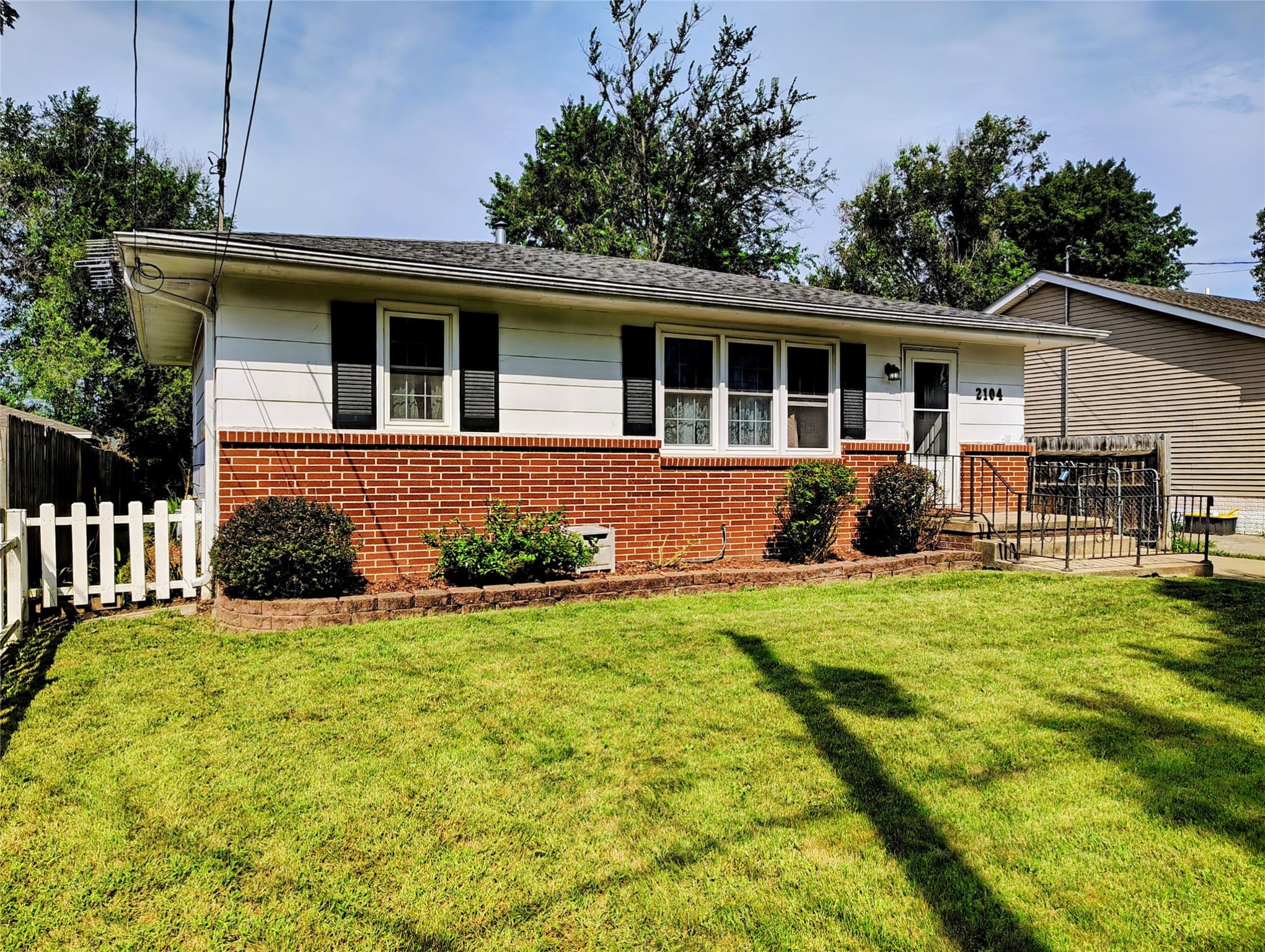 2104 E 41st Street Property Photo 1
