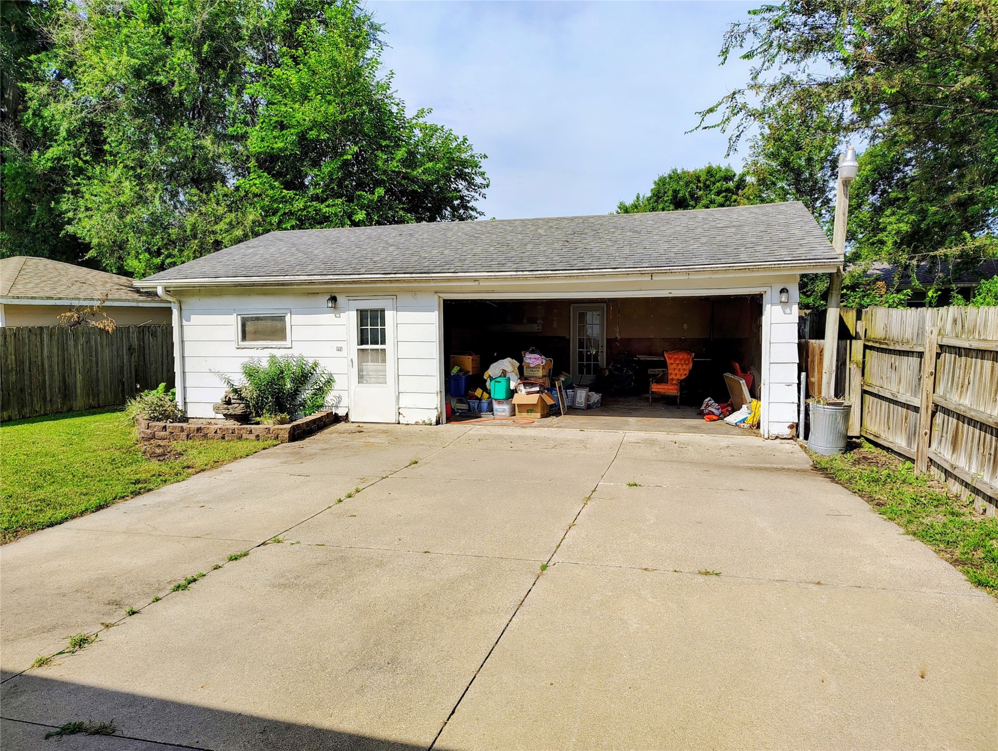 2104 E 41st Street Property Photo 4