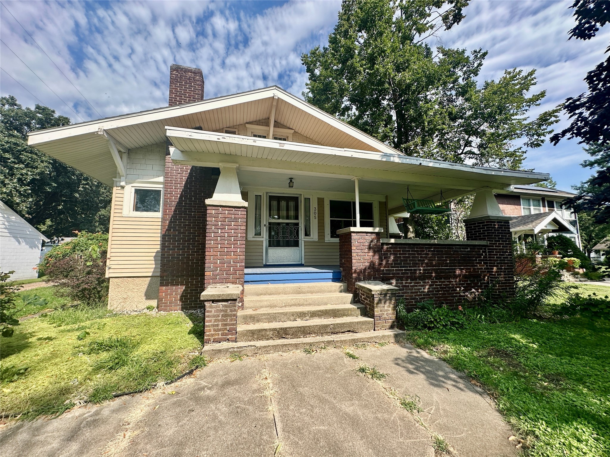 305 S Chestnut Street Property Photo 1