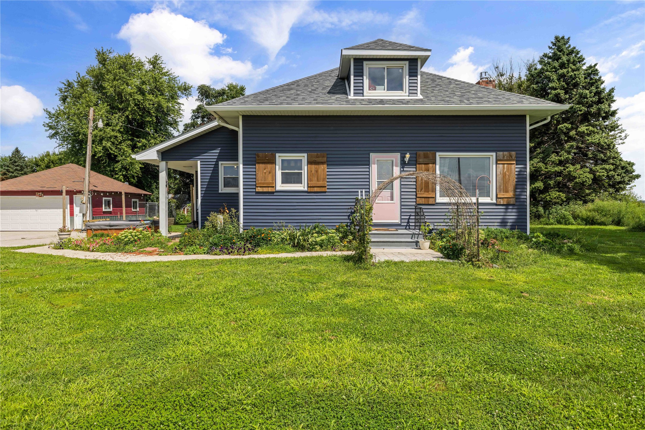 68975 290th Street Property Photo 1