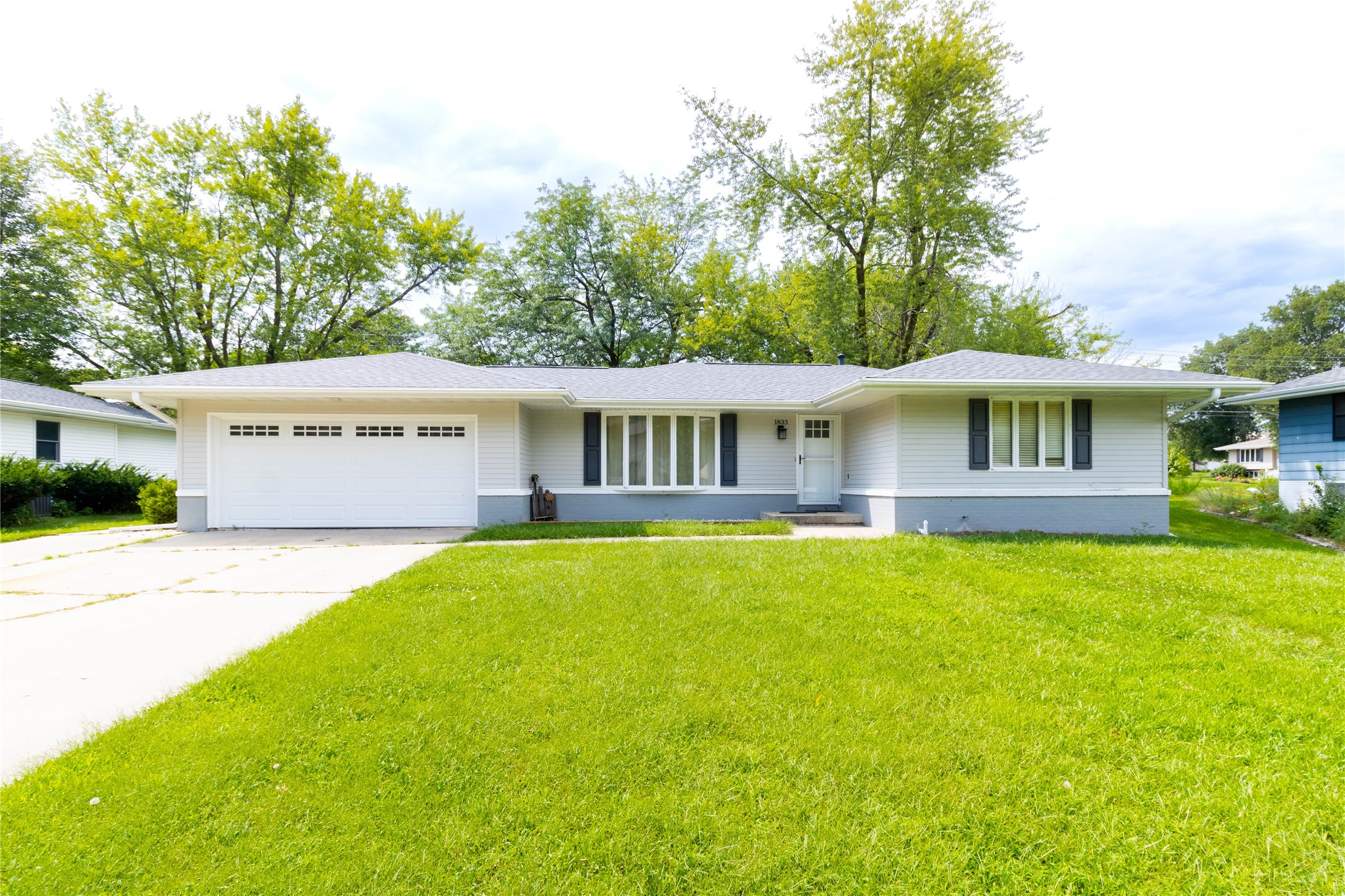 1833 Spencer Street Property Photo 1