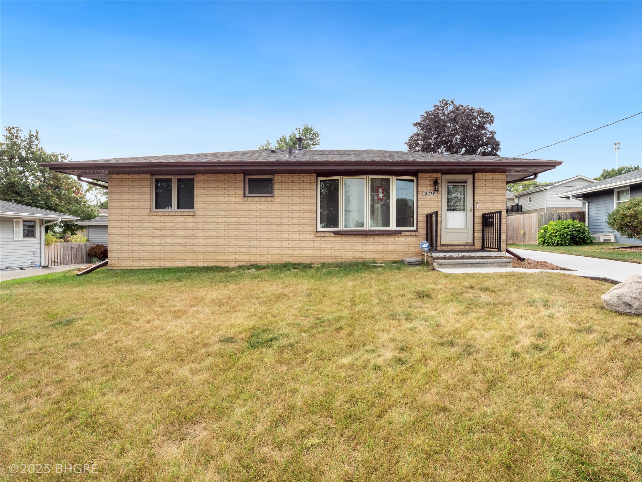 2719 E Tiffin Avenue Property Photo 1