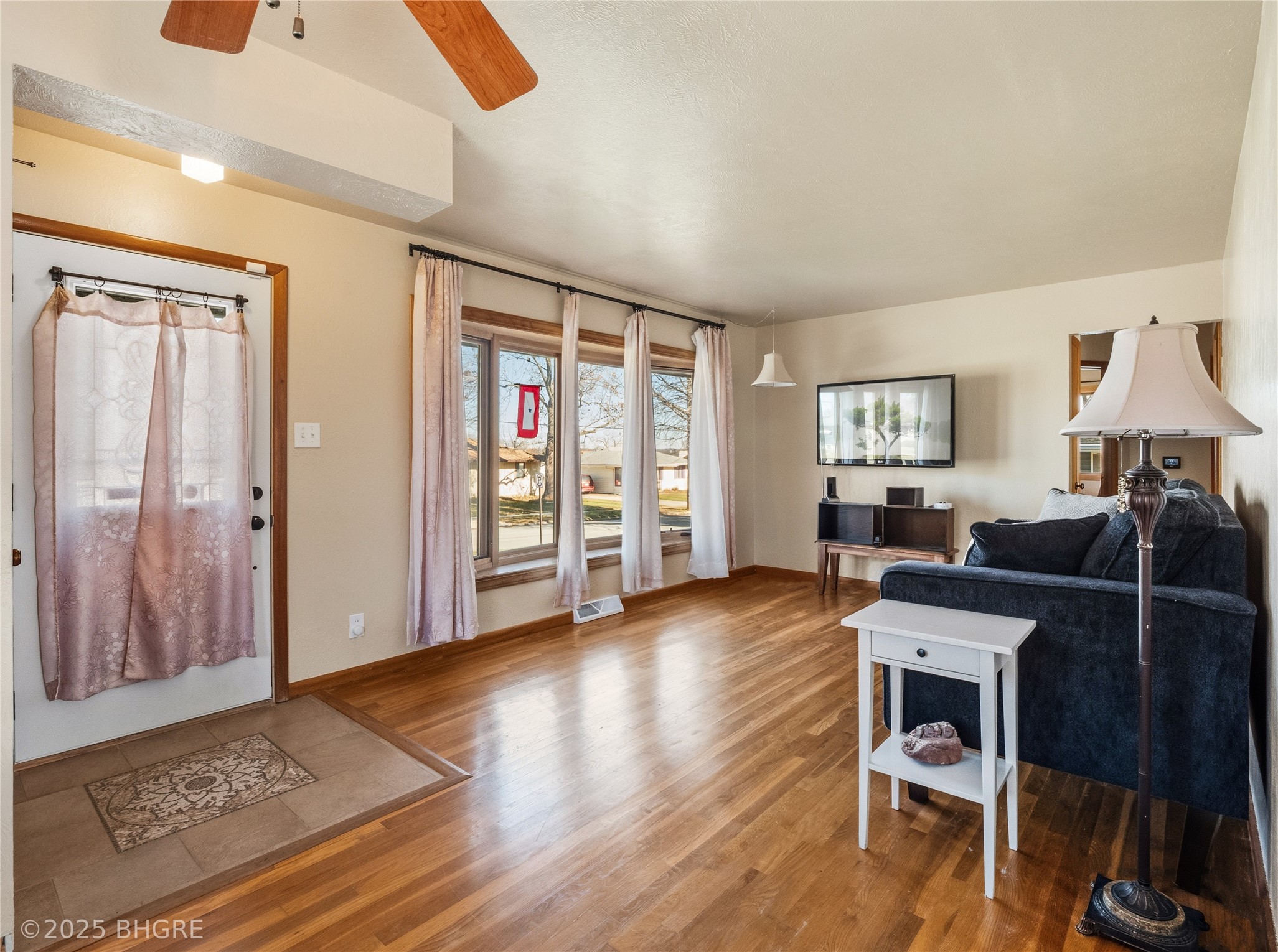 2719 E Tiffin Avenue Property Photo 5