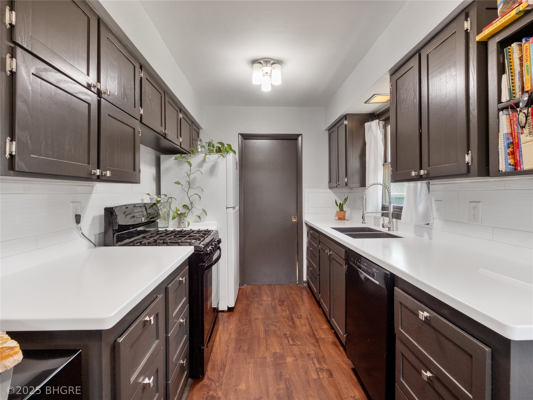 2719 E Tiffin Avenue Property Photo 12