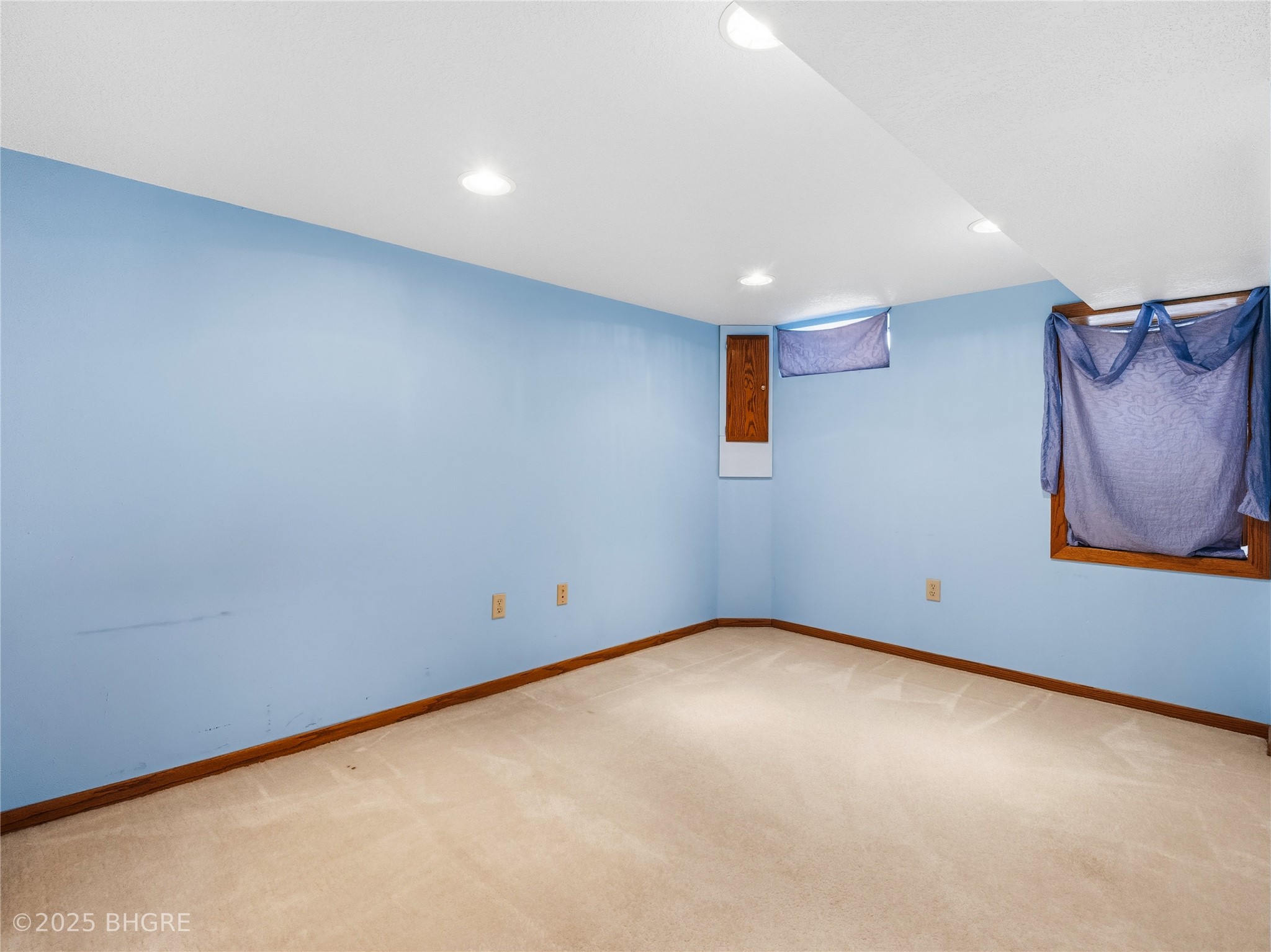 2719 E Tiffin Avenue Property Photo 19