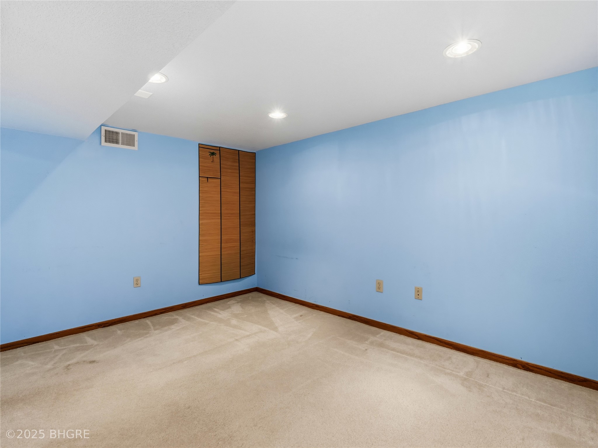 2719 E Tiffin Avenue Property Photo 21