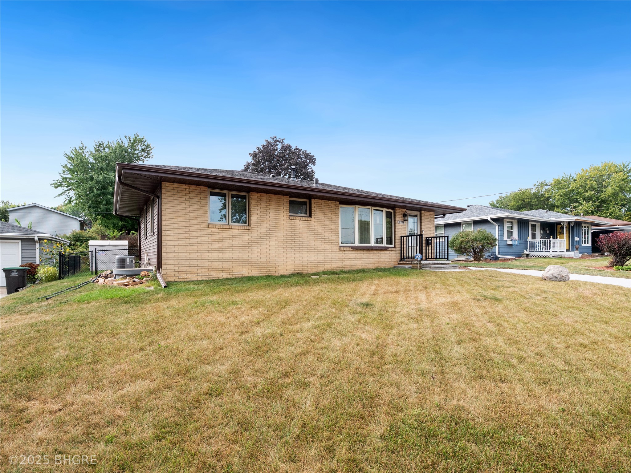 2719 E Tiffin Avenue Property Photo 25