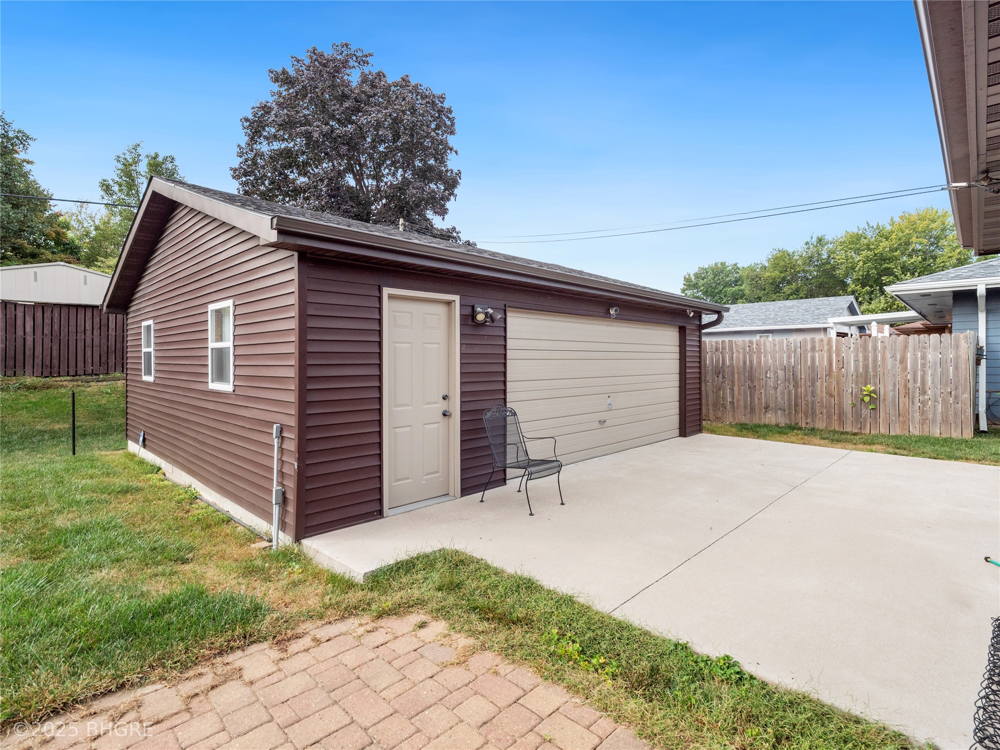 2719 E Tiffin Avenue Property Photo 29