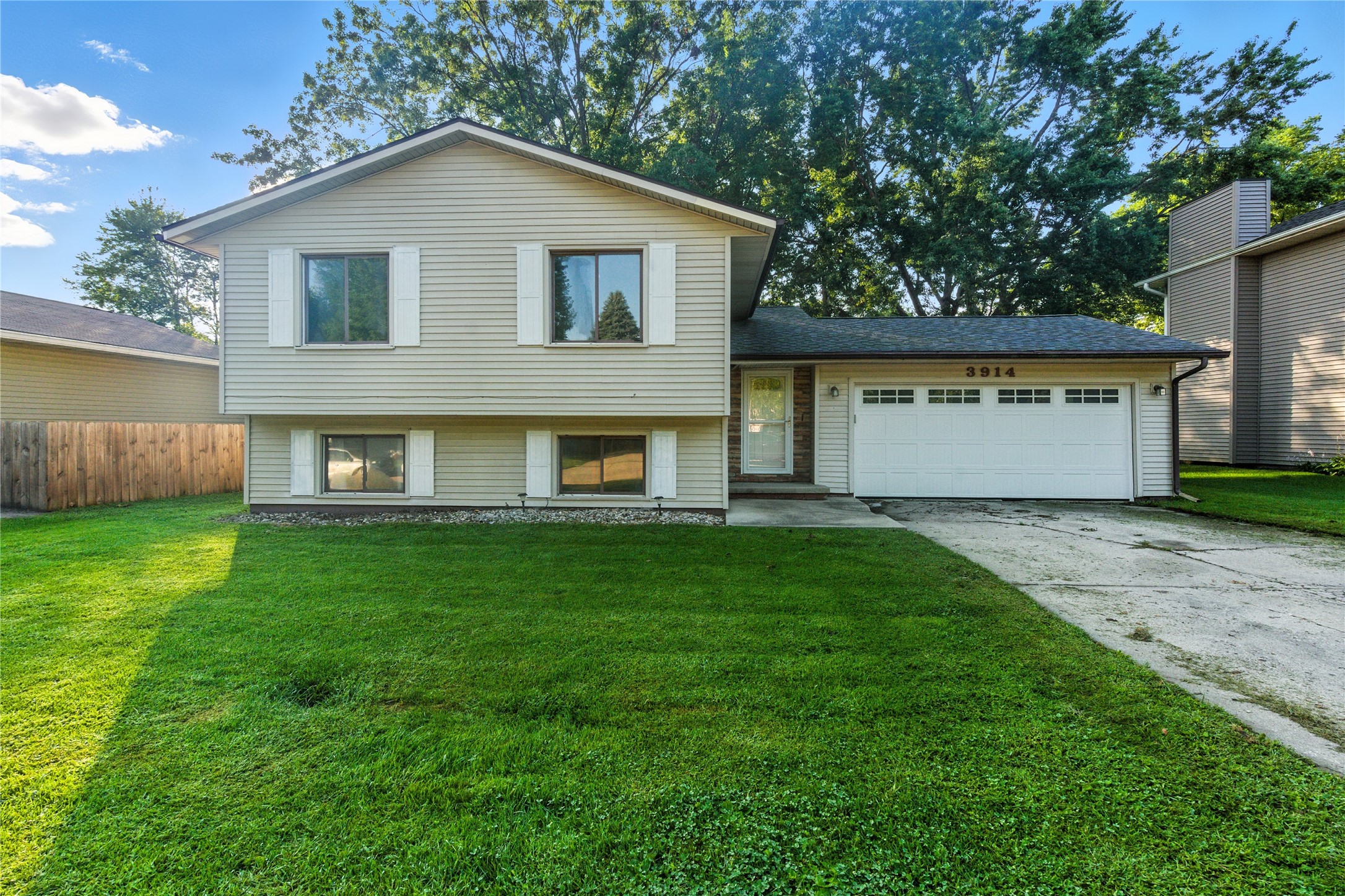 3914 Heritage Road Property Photo 1