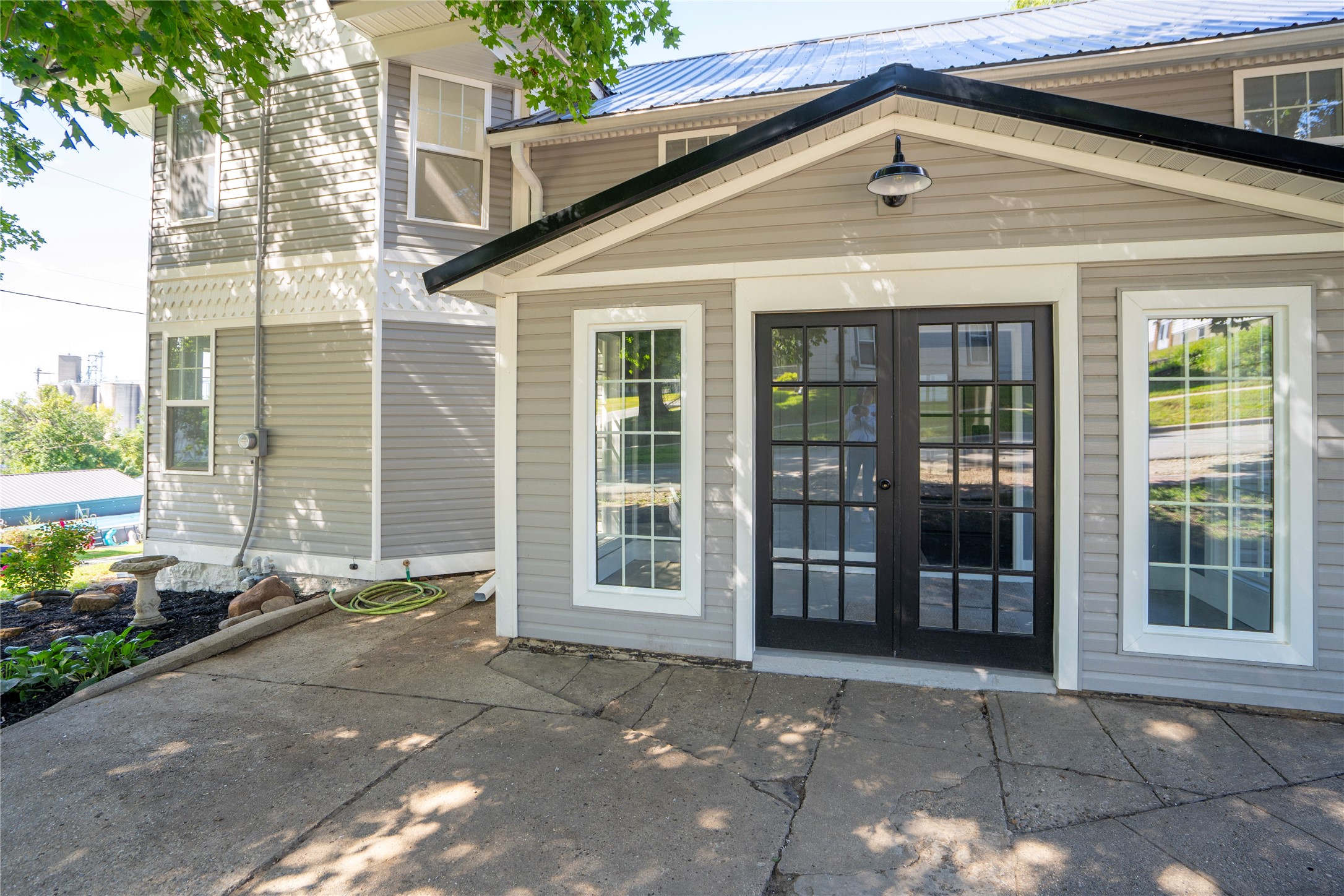 503 2nd Street Property Photo 1