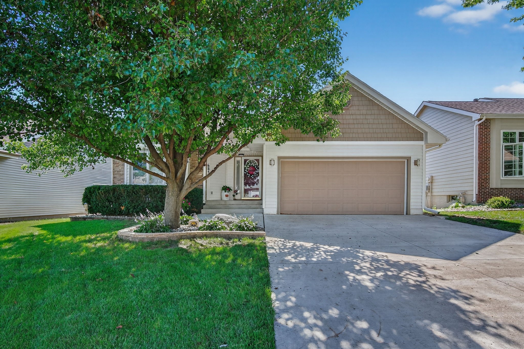 6810 Hickory Lane Property Photo 1