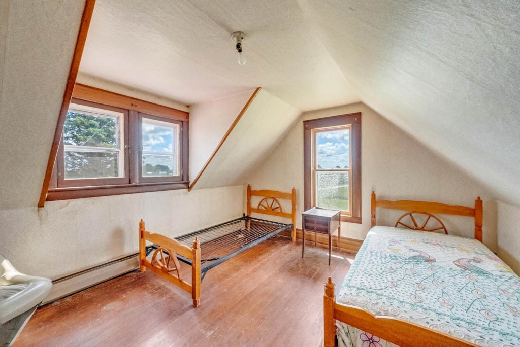 23852 25 Avenue Property Photo 5