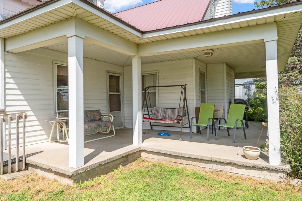 23852 25 Avenue Property Photo 15